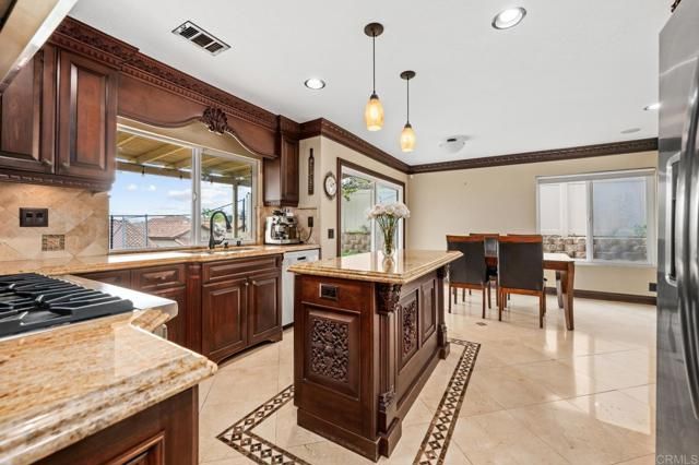 2450 Sawgrass St, El Cajon, CA 92019