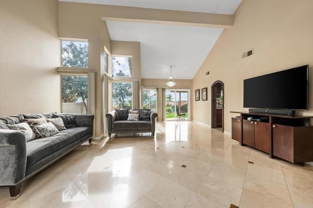 2450 Sawgrass St, El Cajon, CA 92019