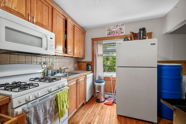 5-A Lorenzo St, Boston, MA 02122