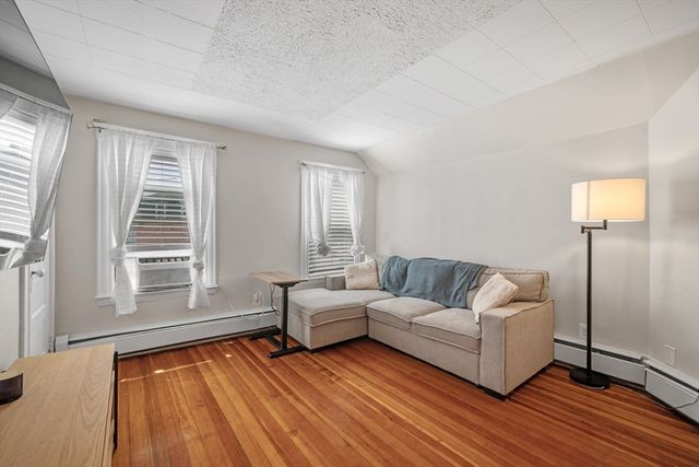 5-A Lorenzo St, Boston, MA 02122