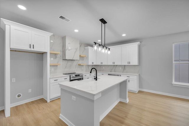 124 Lyman Avenue, Duncan, SC 29344