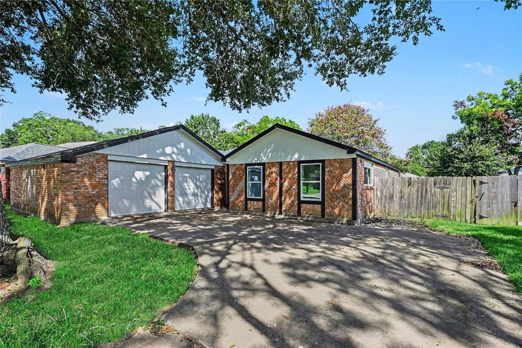 2621 Truman Circle, Rosenberg, TX 77471