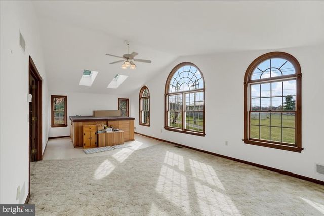 2236 BOB WHITE LN, Lancaster, PA 17601