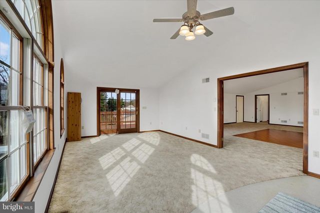 2236 BOB WHITE LN, Lancaster, PA 17601