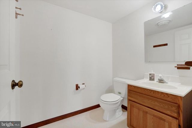 2236 BOB WHITE LN, Lancaster, PA 17601