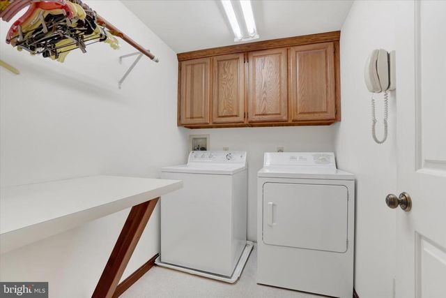 2236 BOB WHITE LN, Lancaster, PA 17601