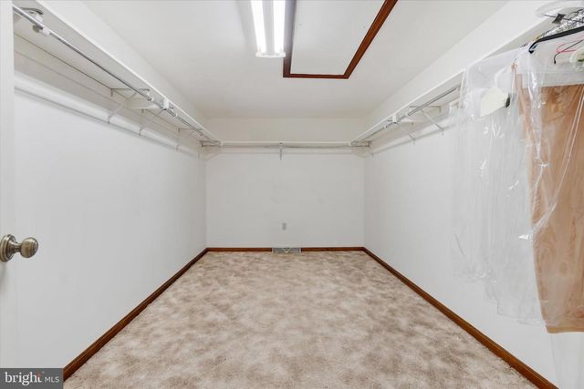 2236 BOB WHITE LN, Lancaster, PA 17601