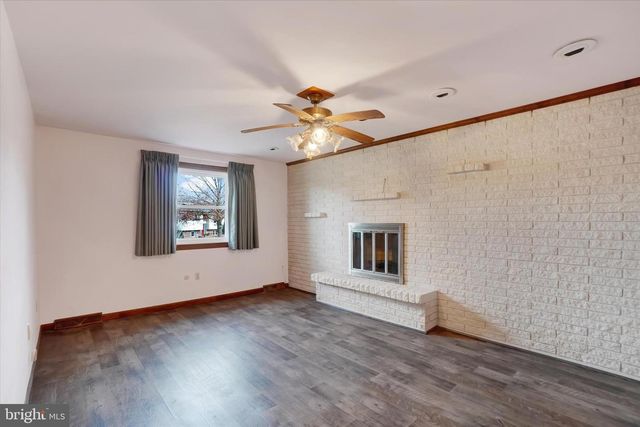 2236 BOB WHITE LN, Lancaster, PA 17601