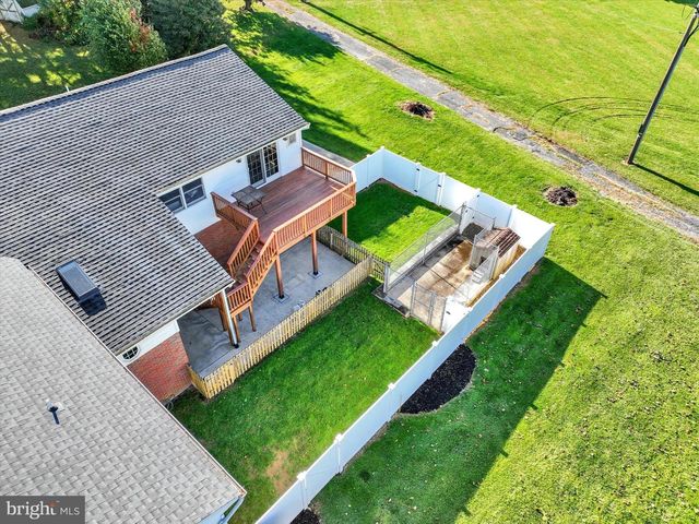 2236 BOB WHITE LN, Lancaster, PA 17601