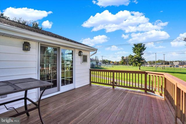 2236 BOB WHITE LN, Lancaster, PA 17601