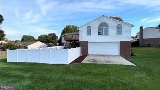 2236 BOB WHITE LN, Lancaster, PA 17601