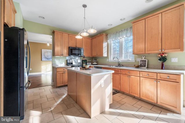 40 REMBRANDT WAY, Hightstown, NJ 08520