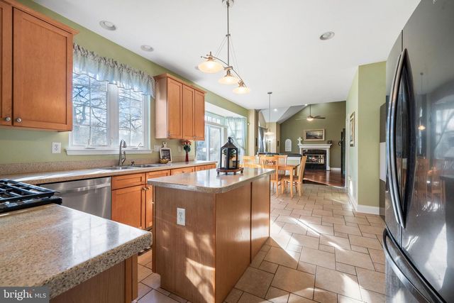 40 REMBRANDT WAY, Hightstown, NJ 08520