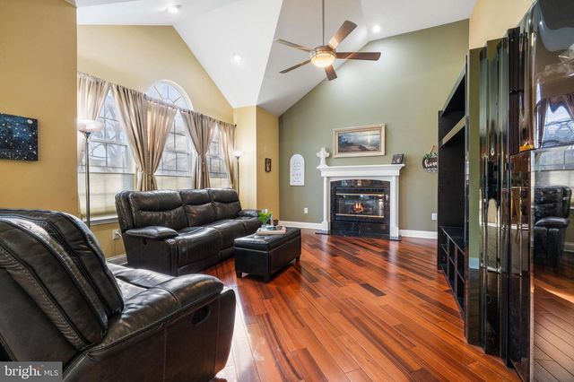 40 REMBRANDT WAY, Hightstown, NJ 08520