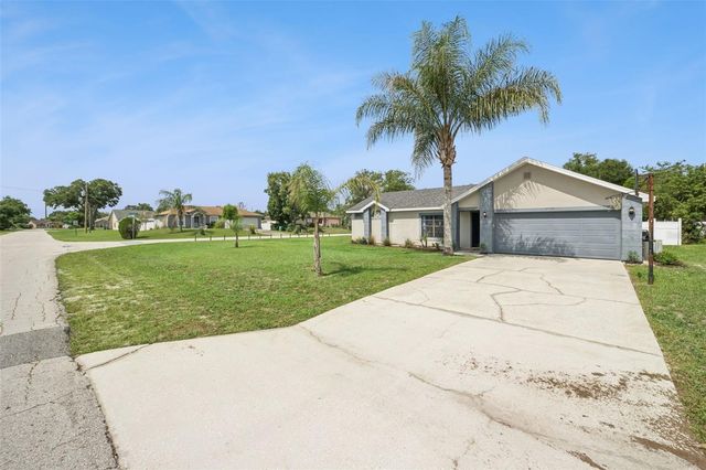 2620 E DORCHESTER DR, Deltona, FL 32738
