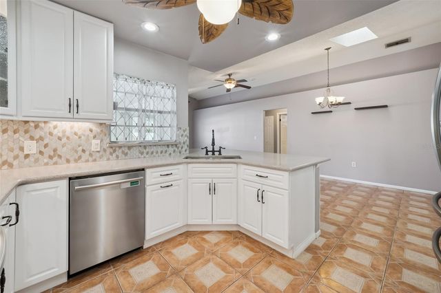 2620 E DORCHESTER DR, Deltona, FL 32738