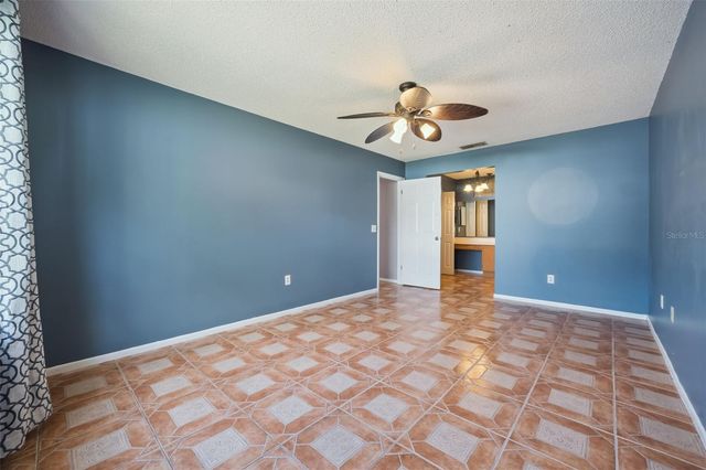 2620 E DORCHESTER DR, Deltona, FL 32738