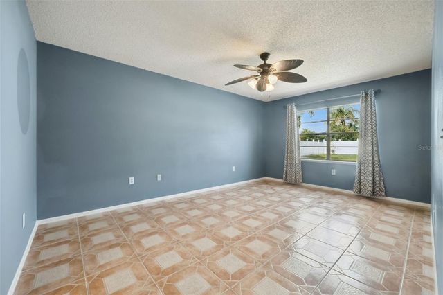 2620 E DORCHESTER DR, Deltona, FL 32738
