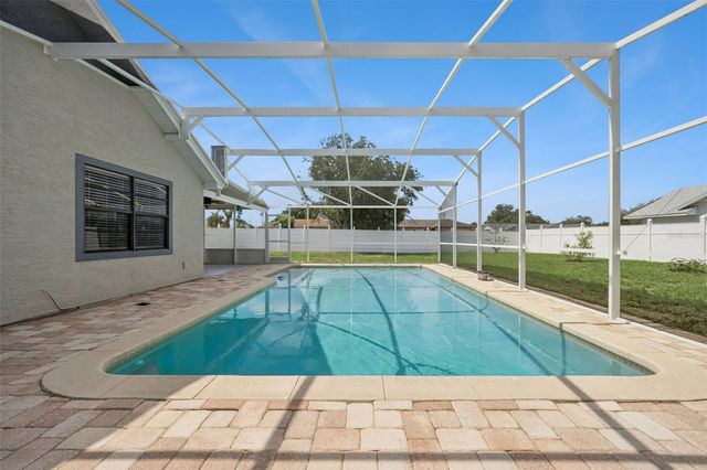 2620 E DORCHESTER DR, Deltona, FL 32738