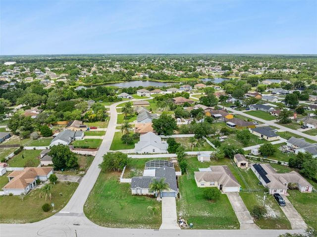 2620 E DORCHESTER DR, Deltona, FL 32738