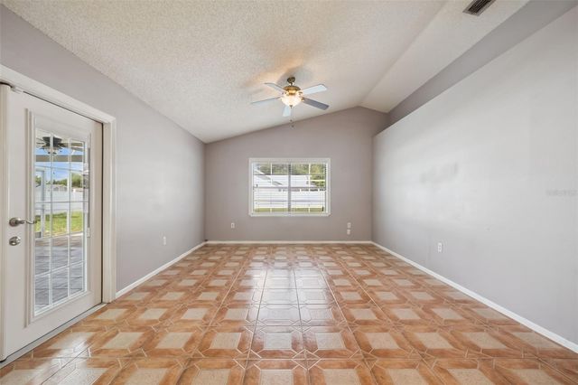 2620 E DORCHESTER DR, Deltona, FL 32738