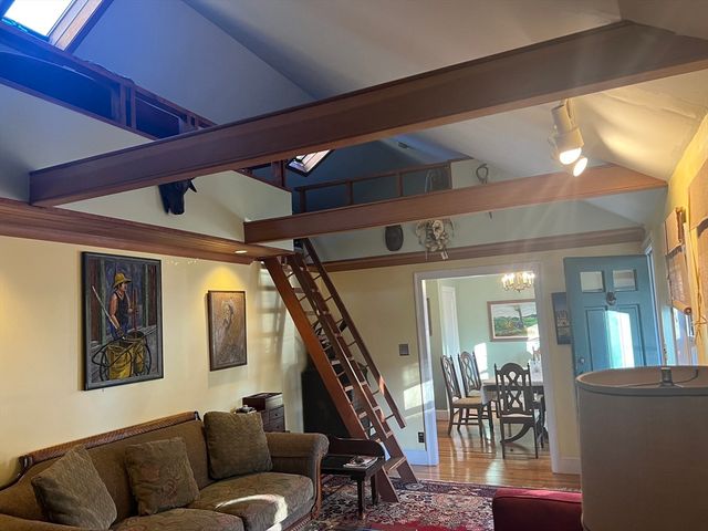 137 Warwick Rd 137, Newton, MA 02465