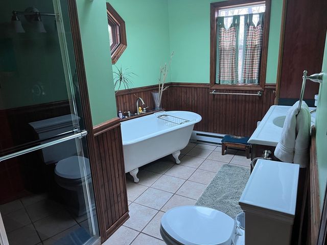 137 Warwick Rd 137, Newton, MA 02465