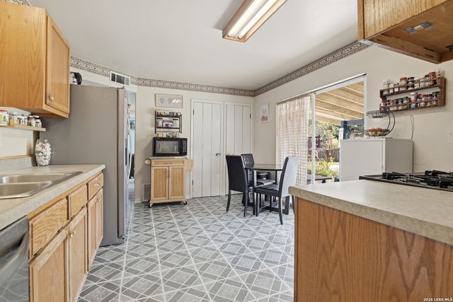 4102 Hunting Path, San Antonio, TX 78218