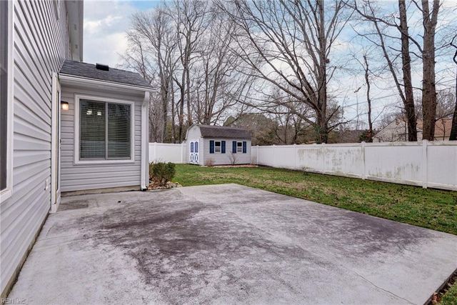 335 Manning LN, Hampton, VA 23666