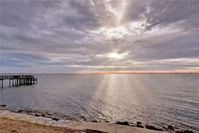 335 Manning LN, Hampton, VA 23666