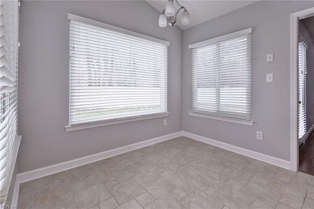 335 Manning LN, Hampton, VA 23666