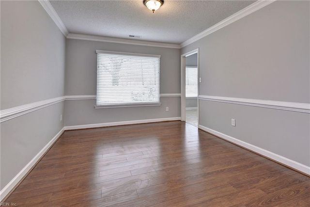 335 Manning LN, Hampton, VA 23666