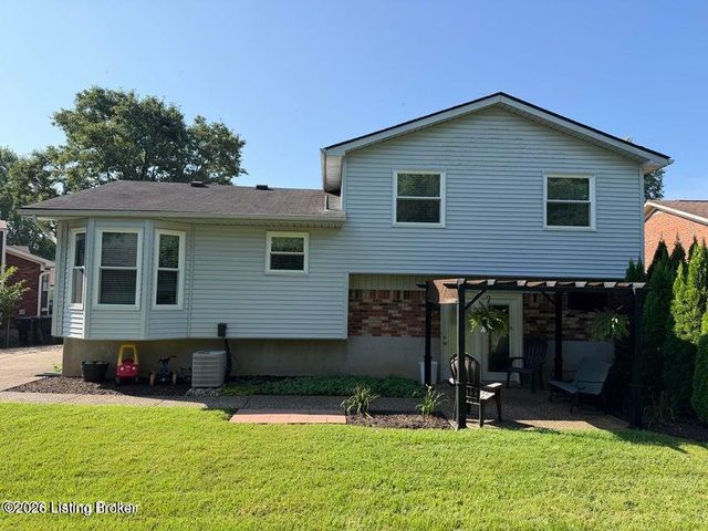 8907 Bobrader Ct, Louisville, KY 40299