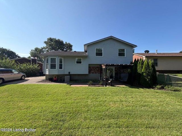 8907 Bobrader Ct, Louisville, KY 40299