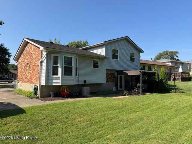8907 Bobrader Ct, Louisville, KY 40299