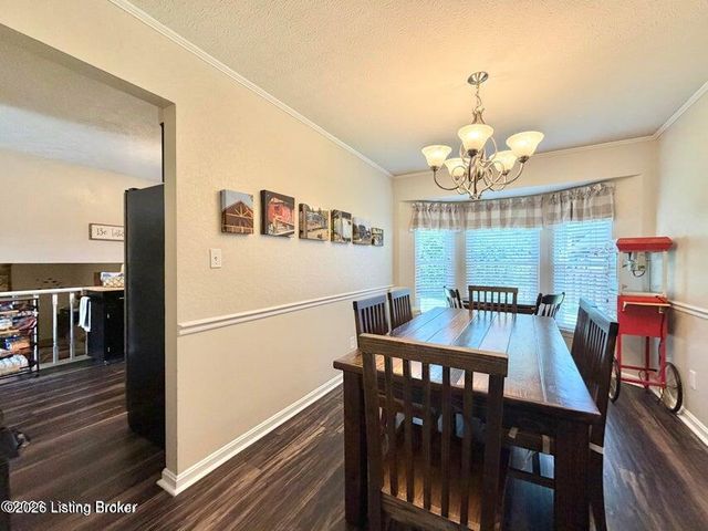 8907 Bobrader Ct, Louisville, KY 40299