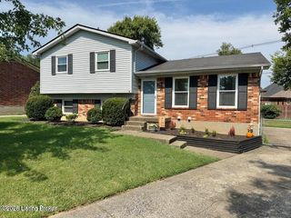 8907 Bobrader Ct, Louisville, KY 40299