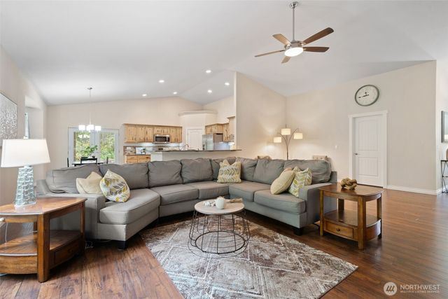 300 E Hillside Drive, Belfair, WA 98528