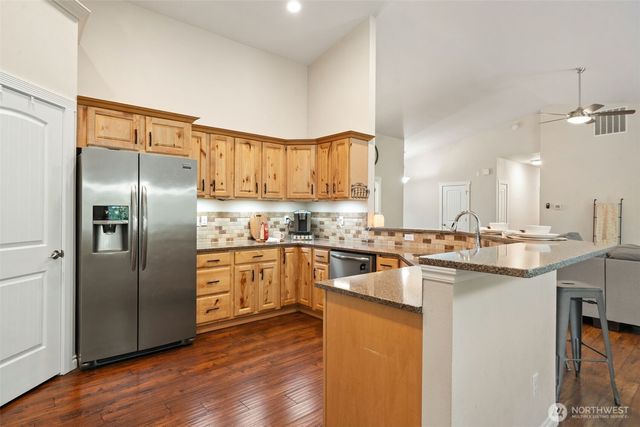 300 E Hillside Drive, Belfair, WA 98528