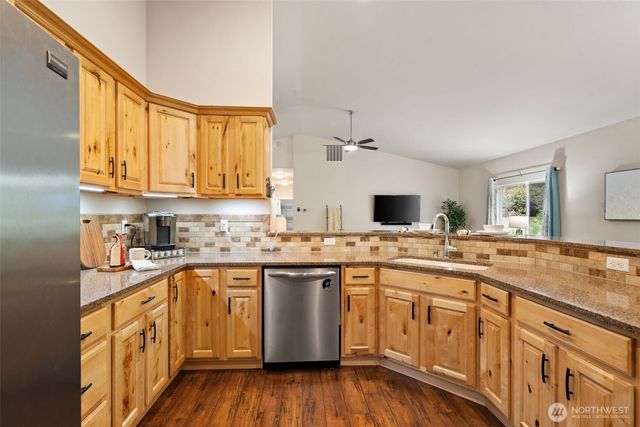 300 E Hillside Drive, Belfair, WA 98528