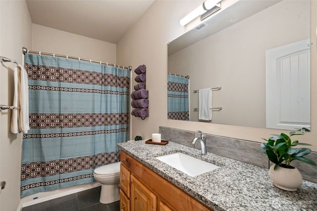 300 E Hillside Drive, Belfair, WA 98528