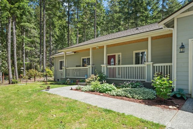 300 E Hillside Drive, Belfair, WA 98528