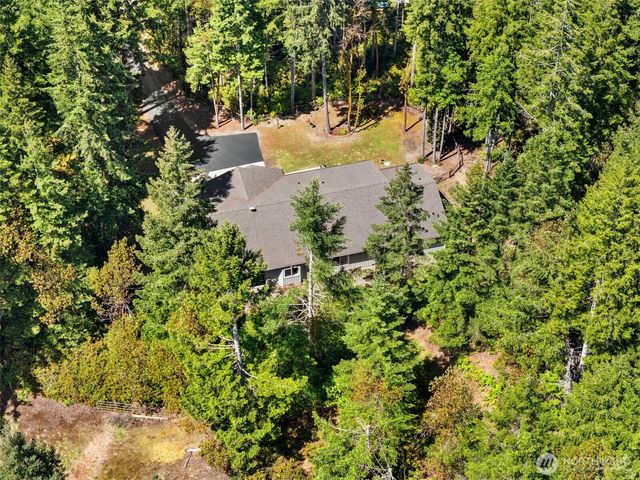 300 E Hillside Drive, Belfair, WA 98528