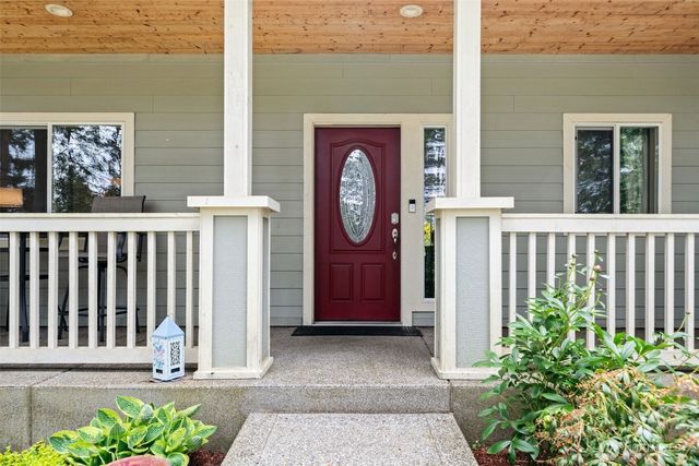 300 E Hillside Drive, Belfair, WA 98528