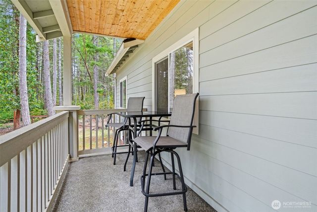 300 E Hillside Drive, Belfair, WA 98528