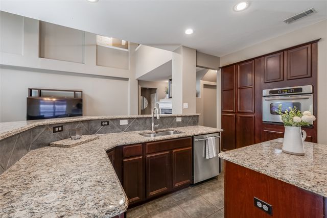 8753 Cherry Lee Lane, Lantana, TX 76226