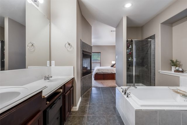 8753 Cherry Lee Lane, Lantana, TX 76226