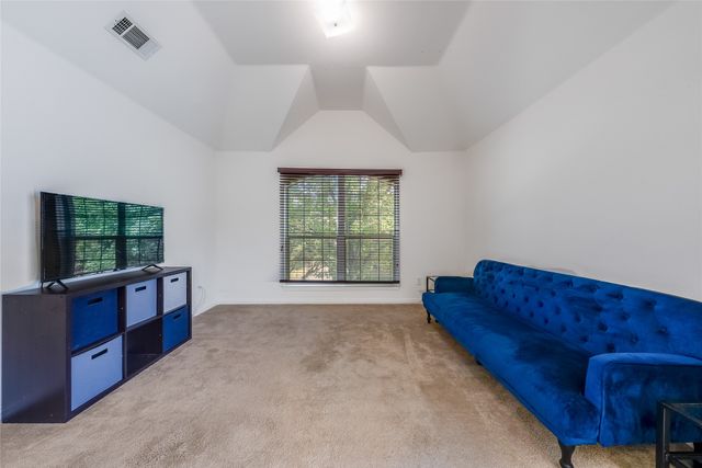 8753 Cherry Lee Lane, Lantana, TX 76226
