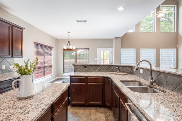 8753 Cherry Lee Lane, Lantana, TX 76226