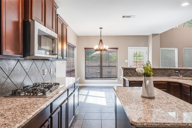 8753 Cherry Lee Lane, Lantana, TX 76226